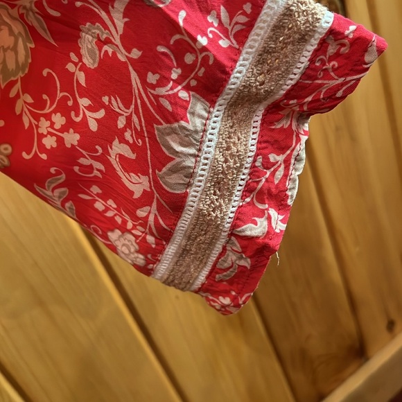 Shyanne Country. Wear It. Mean It. Floral Embroidery Detail Women’s top, size L - Picture 13 of 16